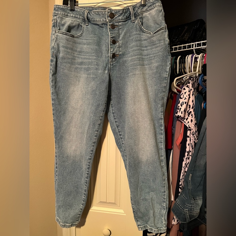 Women’s Plus Size Denim Shorts